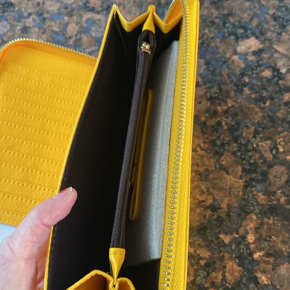 Simple elegant wallet - Picture 3 of 3